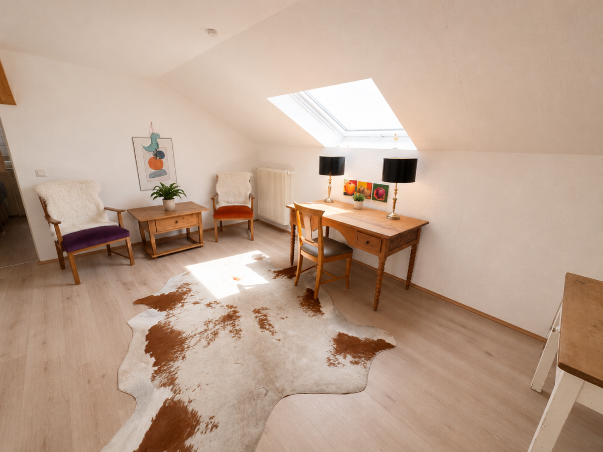 Dachgesch.-Zimmer, KI-gestützte Darstellung
