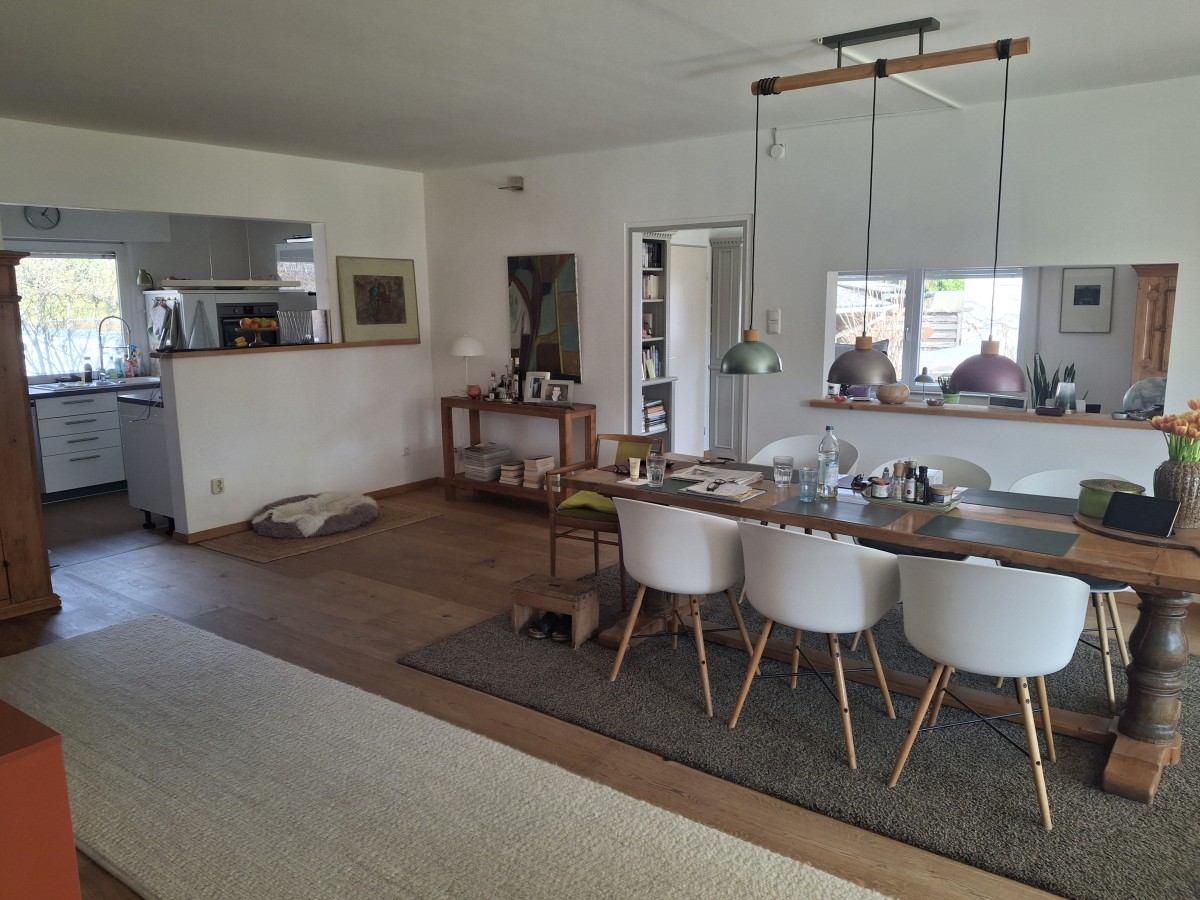 Esszimmer und Küche