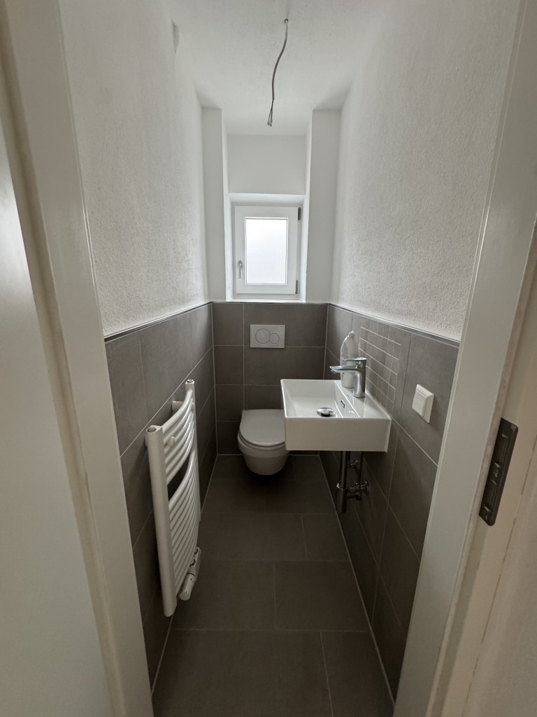 Whg. 2, Gäste-WC, KI-gestützte Darstellung