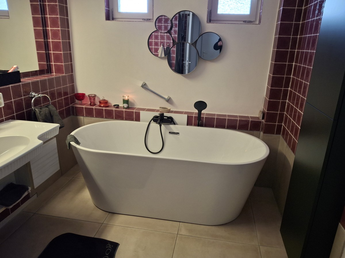 1. Bad mit Wanne und Dusche