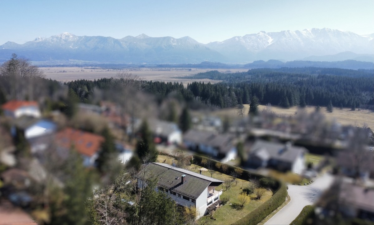 Blick auf Anwesen